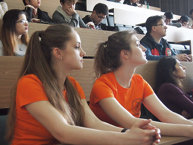 Презентация проекта «Научись спасать жизнь» в Высшей школе перевода