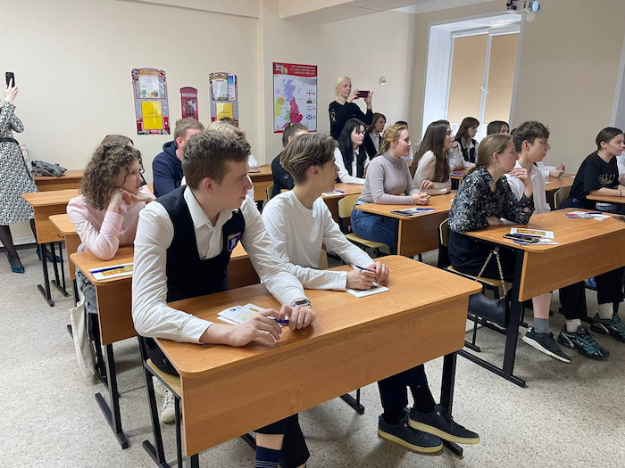 Высшая школа перевода МГУ провела мероприятия для школьников Саратовской области