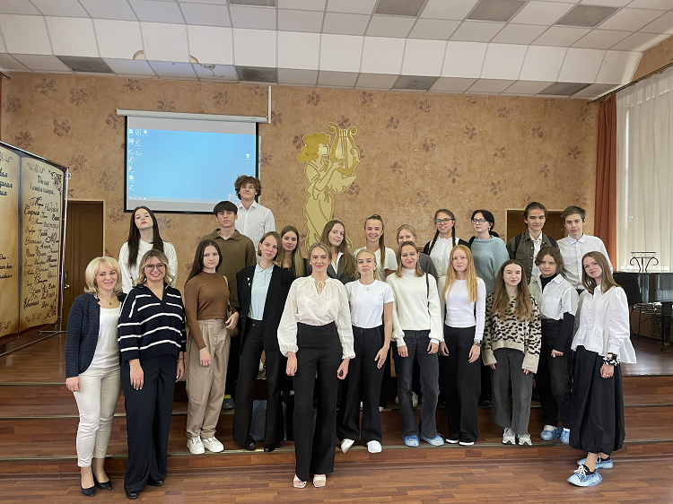 Встреча преподавателей Высшей школы перевода МГУ со школьниками Вологодской области
